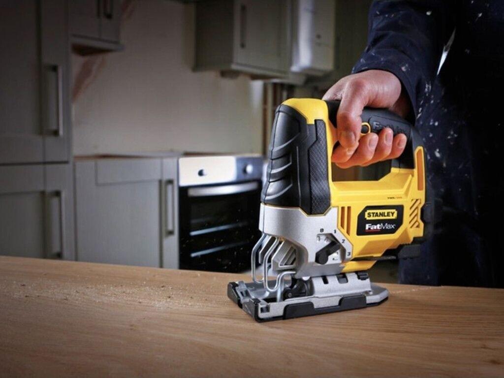Маятниковый электролобзик Stanley FME340K-QS