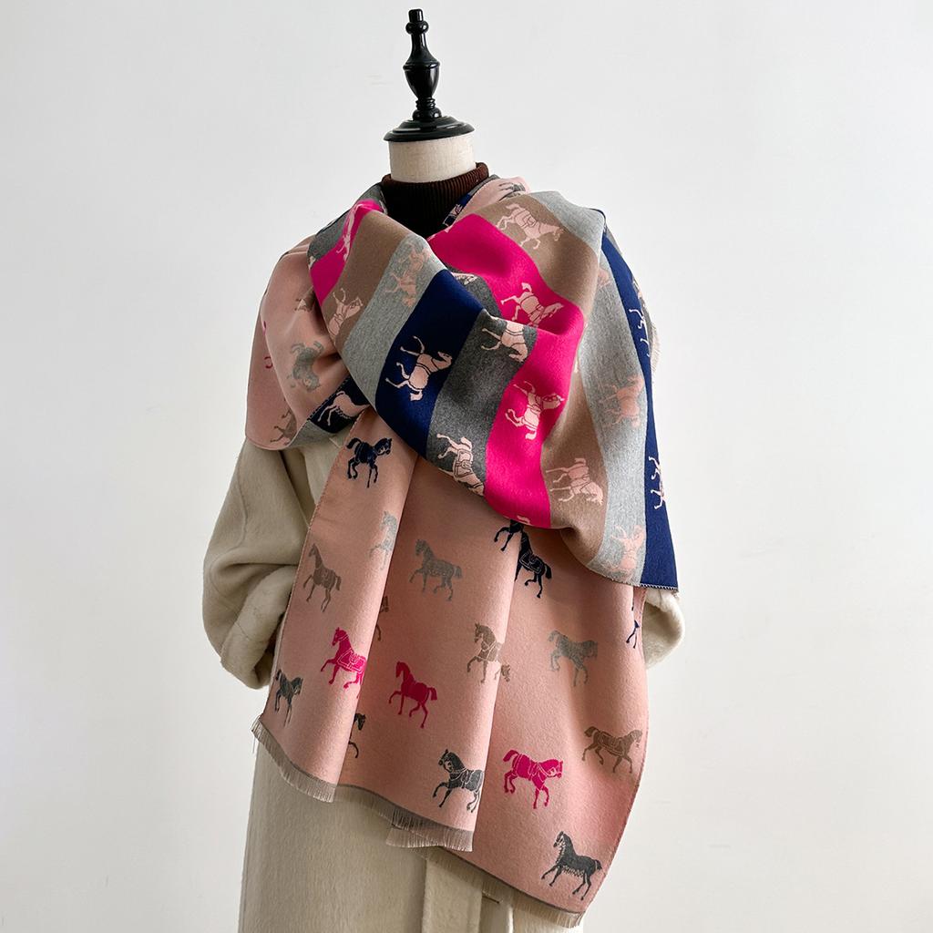 Nejnovější design Elegantní šátek s potiskem koně Pashmina Měkká teplá třásně Pashmina Šála Zimní Mrazuvzdorná Větruodolná Deka Šála