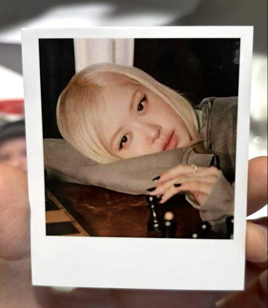

[USED] BLACKPINK Rosé Rosie Pop-Up Exclusive Instax Trading Card