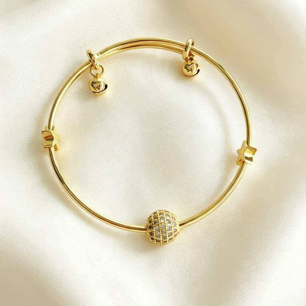 Elegant open bangles with various beaded decorations and bells are suitable for women to wear on various occasions such as weddings, banquets, and