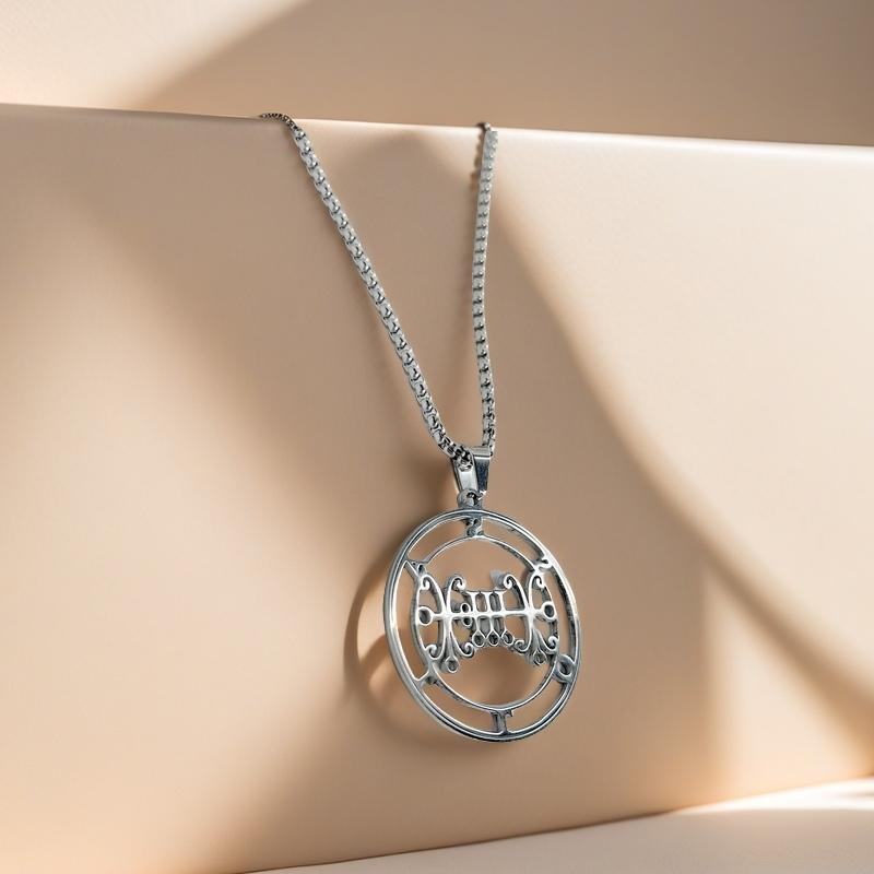 A Stainless Steel Grand Duke Salos Seal Pendant Fashion Pendant Necklace Accessories Creative Gift,