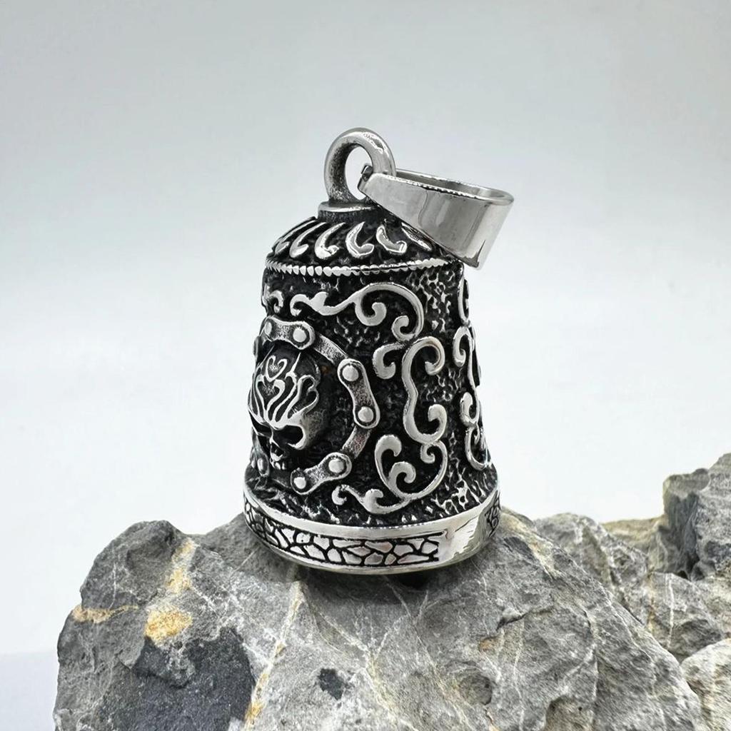 Biker Bell Rider Skull Bell Charm For Riding Vintage Handmade Biker Ornament Weatherproof Rider Key Chain For Road Trip Riding
