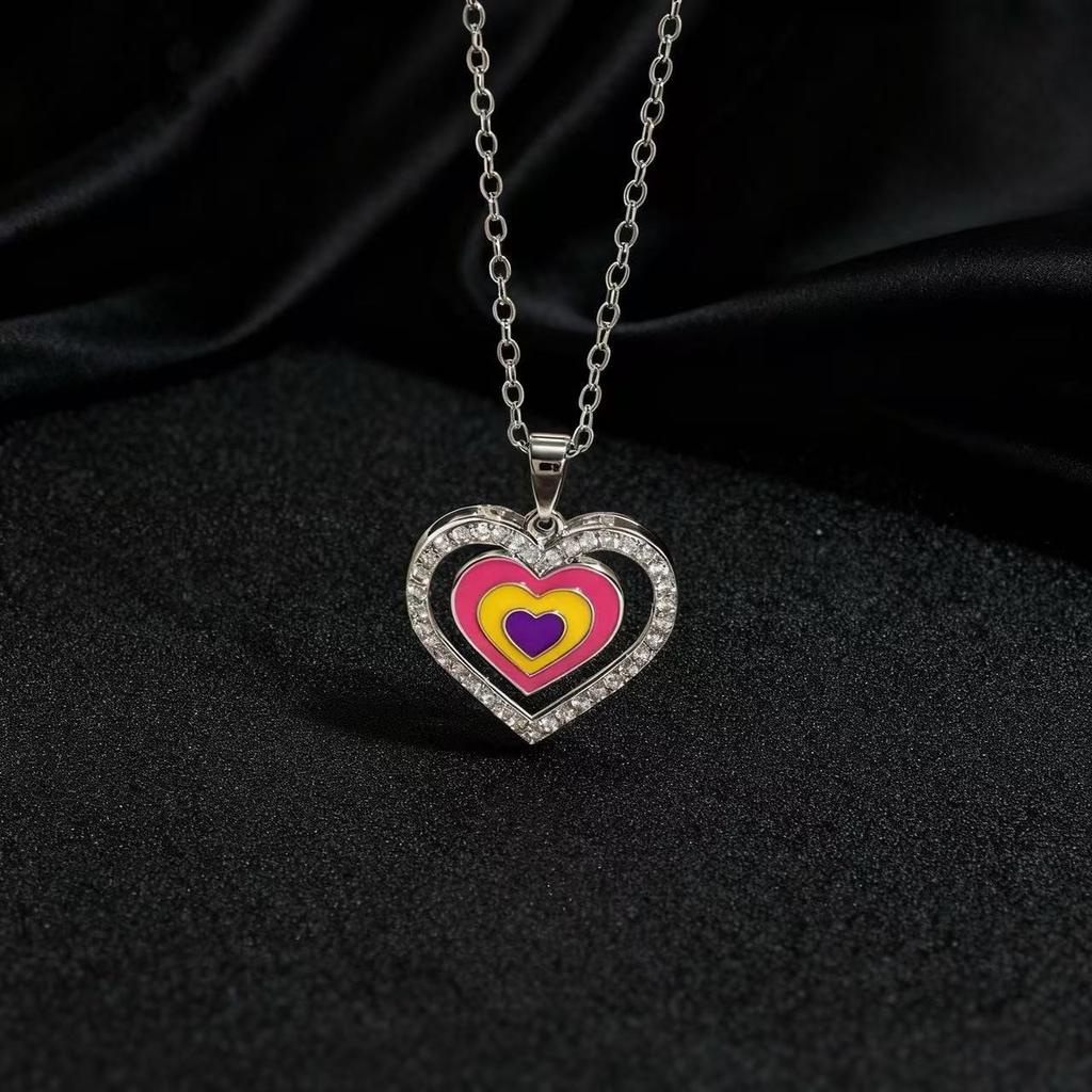 Metal Heart Crown Collarbone Necklace Hip Hop Pendant Necklace For Women Luxury Chain Accessory