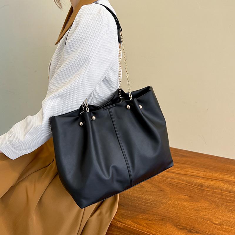 

Bag Women s New Soft Leather Large-capacity Tote Bag Portable Shoulder Bag чорний