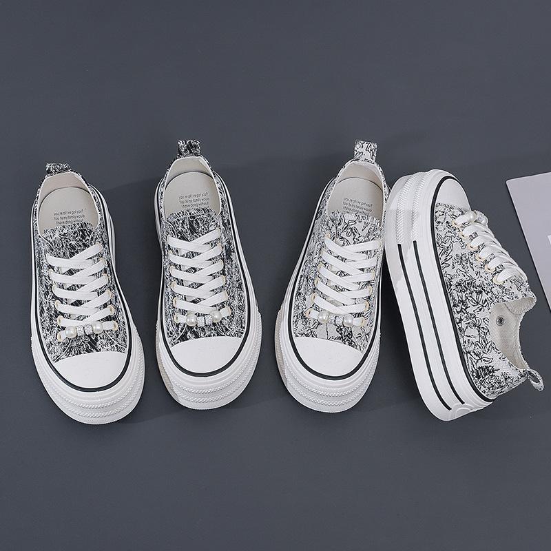 Low-top canvas shoes women's printed thick-soled heightening graffiti canvas shoes women's new student board shoes