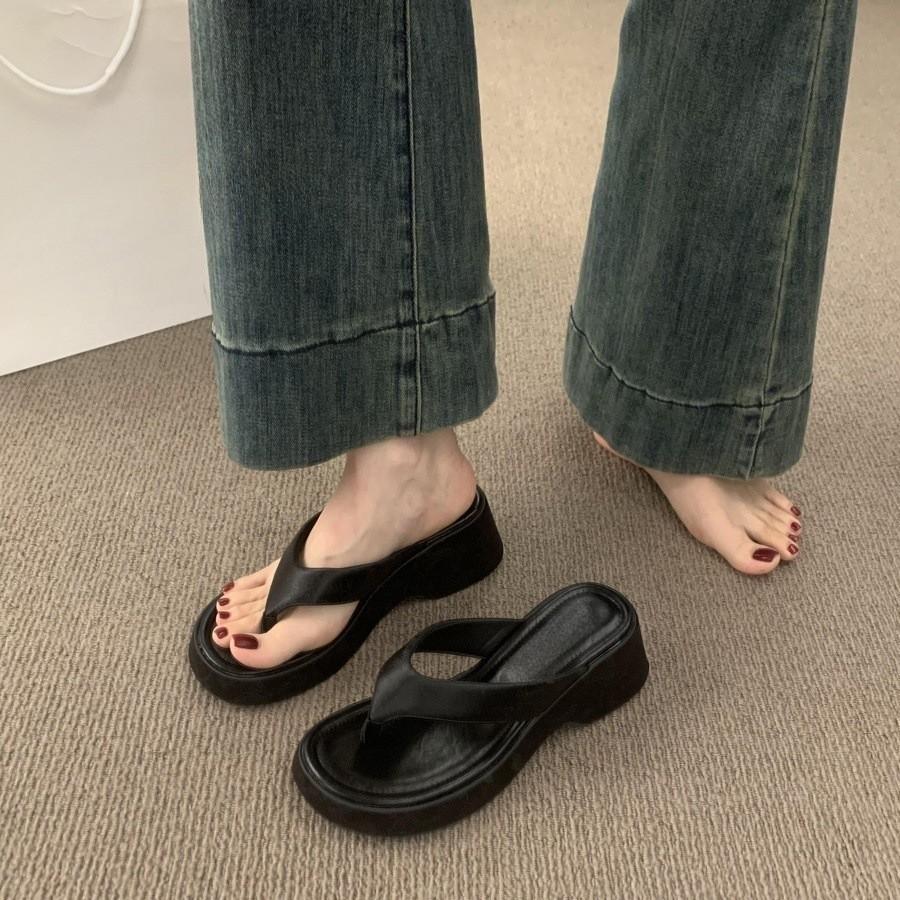 Fairy wind thick bottom slope heel leopard print toe flip-flops beautiful seaside beach slippers female summer wear