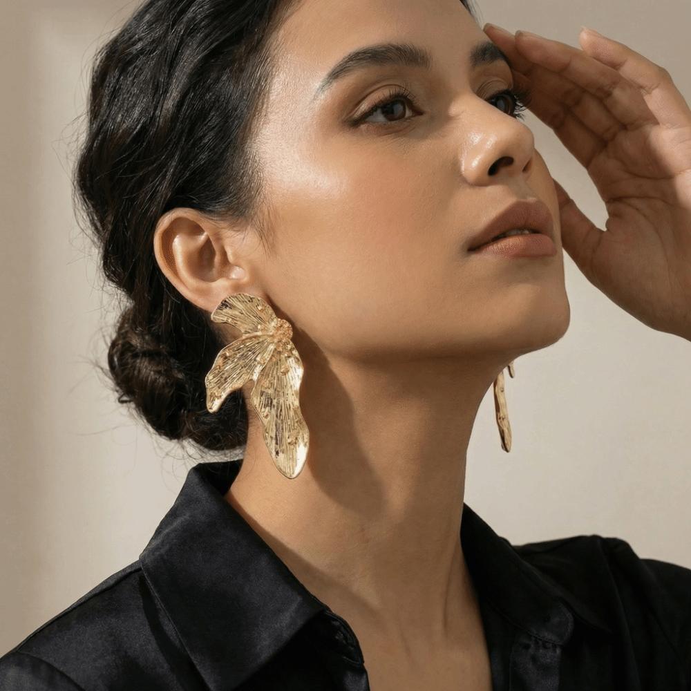 Gold Color Leaf Earrings Exaggerated Fashion Jewelry New Metal Geometric Earrings Holiday