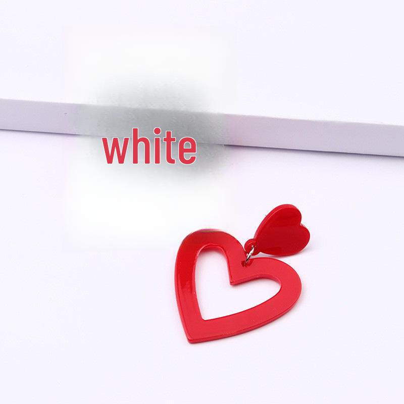 

Европейские и американские акриловые серьги в виде полых сердец - Горячо продаваемый дизайн в виде персикового сердца