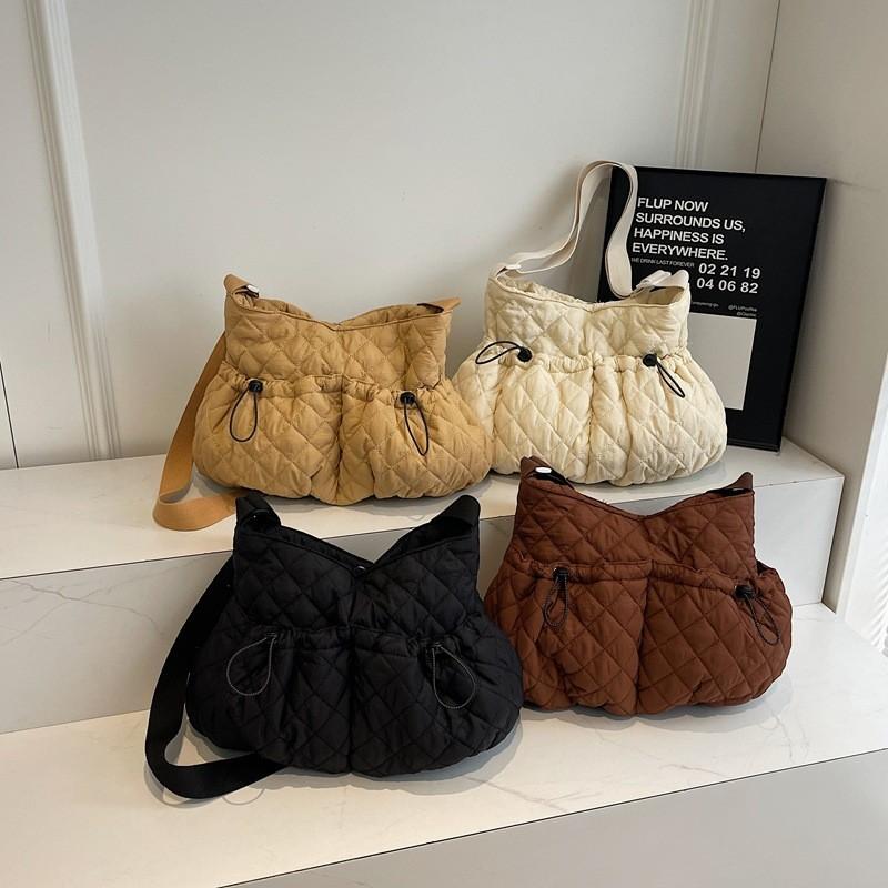 Ielgy Casual Commuter Large-Capacity Shoulder Bag Trendy Lightweight Cotton Padded Clothes Rhombus Cloud Bag