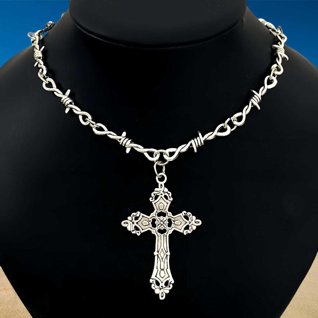 Punk Gotický Choker Náhrdelník Srdce a Trny - Unisex Módní Statement Doplněk