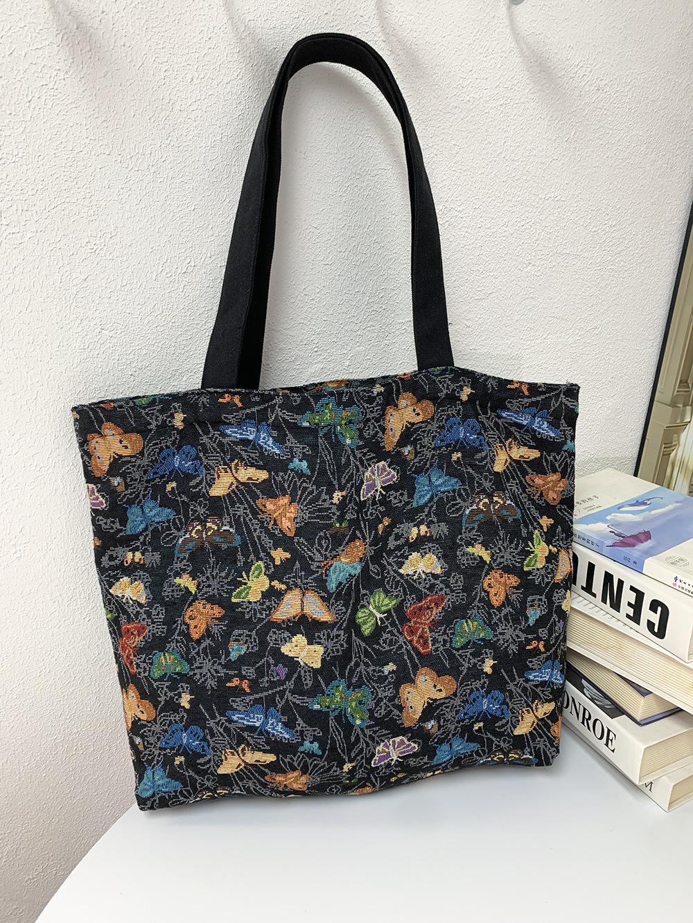 

Monet-style Large-capacity Shoulder Bag Suitable for Commuting and Daily Travel