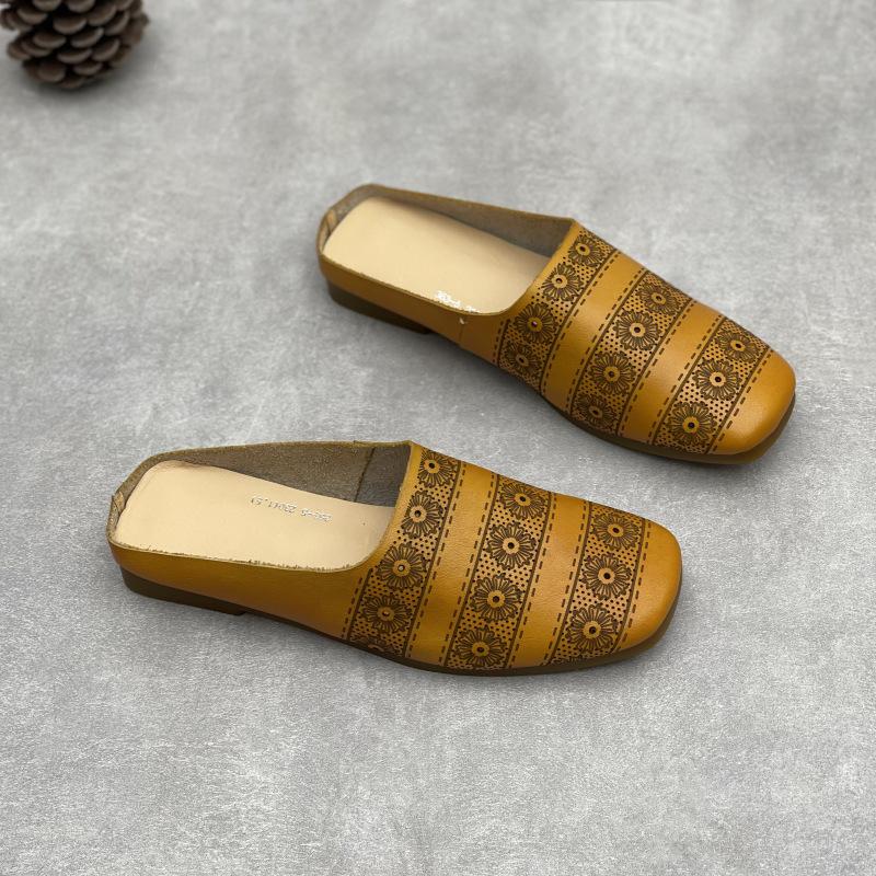 

Весенне-осенние ретро полушлепанцы Crocs с перфорацией, отпускные, с закрытым носком, художественная обувь, мягкие полушлепанцы из коровьей кожи 40 коричневый