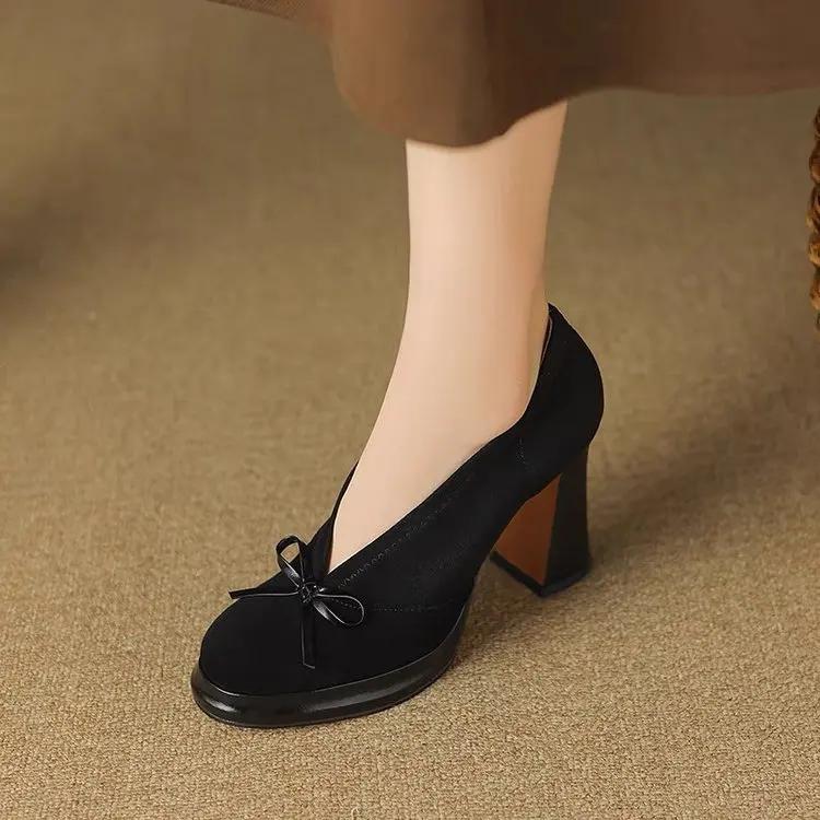 2024 New Roundness High Heels with Suede and Bow Single Shoes with A Slip-on Light Casual Women Shoes Stylish and Comfortable