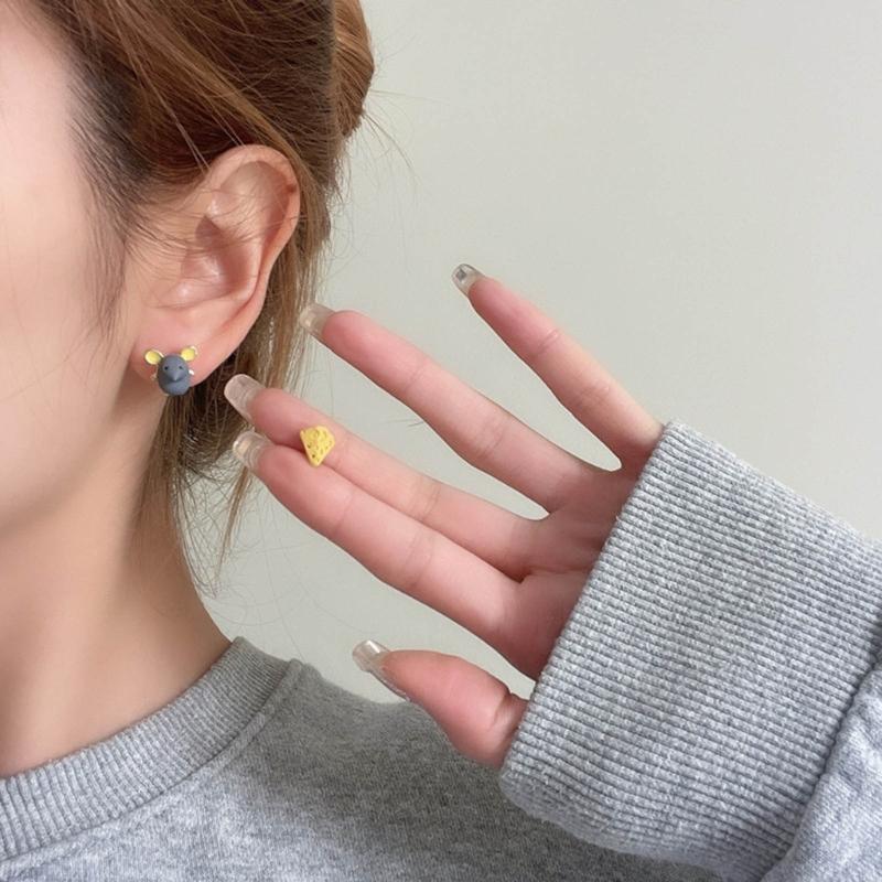 Cute Mouse and Cheese Earrings Adorable Style Asymmetry Earring for Animal Cartoon Ear Clips Earrings Jewelry Ornament