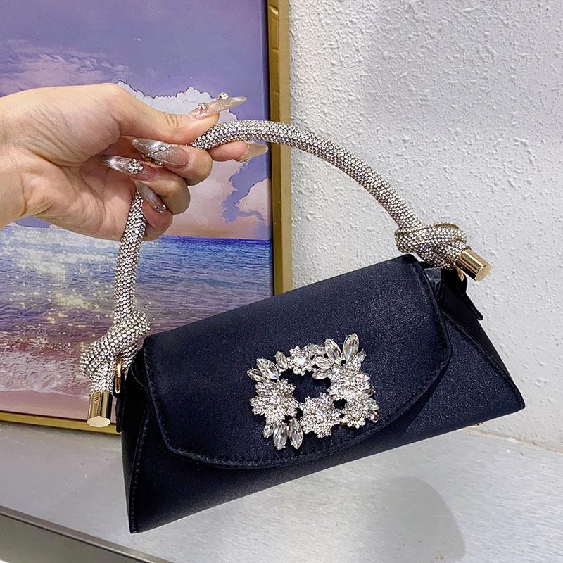 Water Diamond Flower Crescent Trapezoidal Square Buckle Handbag Banquet Silk Satin Small Square Bag чёрный