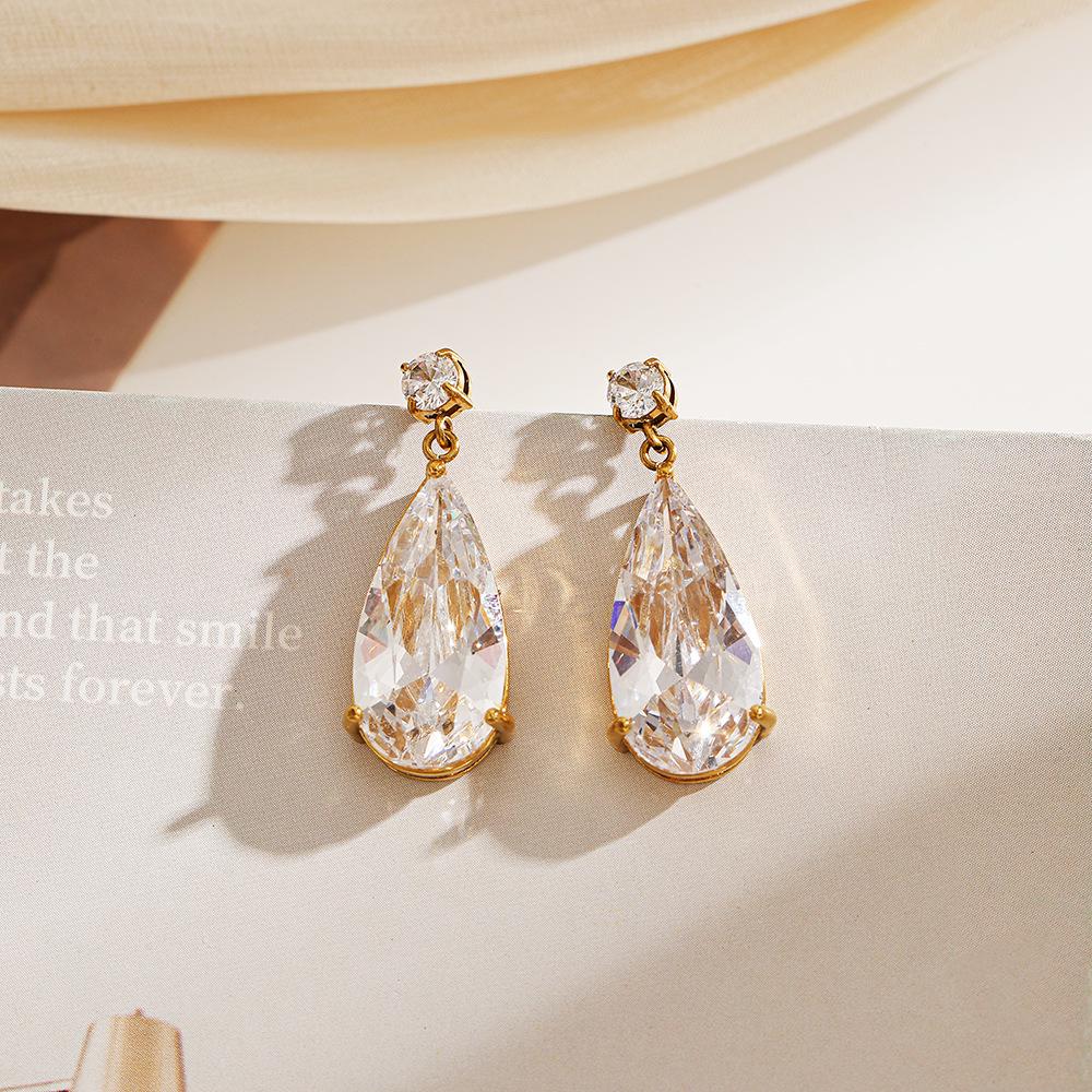 European Exquisite Zirconia Water Drop Stud Earrings In 18K Gold-Plated Stainless and Titanium Steel