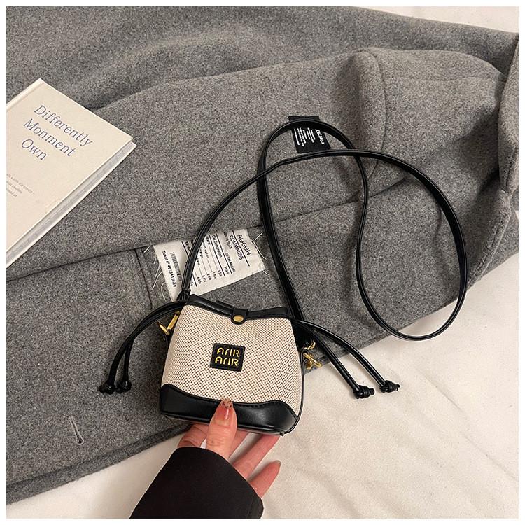 Mini Stylish Pu Backpack For Kids Featuring Breathable Material And Chic Colors