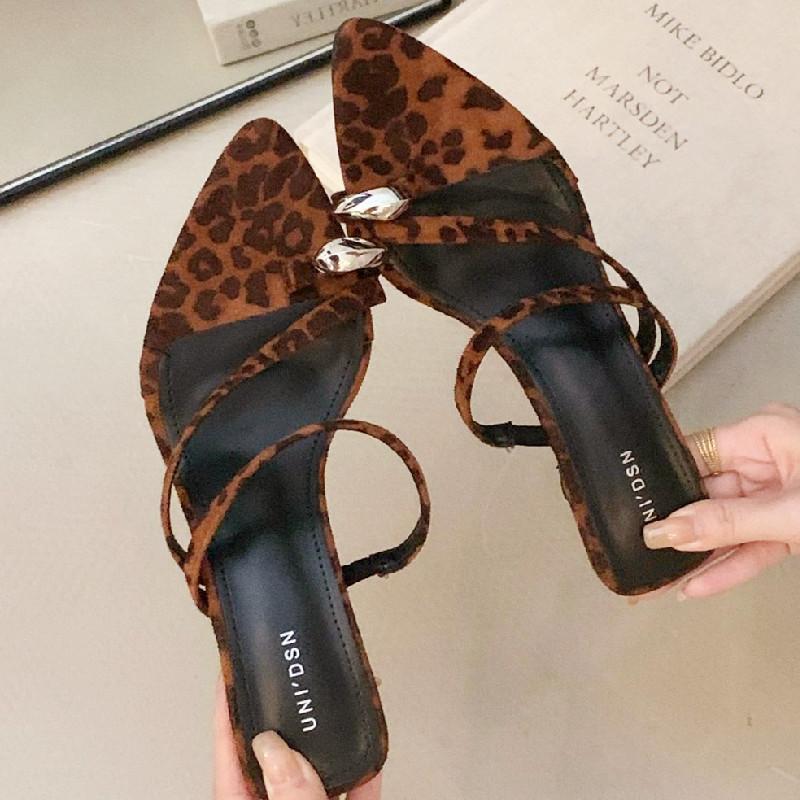 

Fashion Leopard Print Narrow Band Design Women Sandals Fashion Metal Decoration Pointed Toe Slide Sandal Comfortable Non-slip Beach Shoe 35 цветной печати леопарда