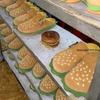Mode Kreativ Cartoon Burger Aussehen Herren- und Damen Bocken Schuhe 2025 Sommer Neu Dicke Sohle Bequem Lässig Lazy Slipper