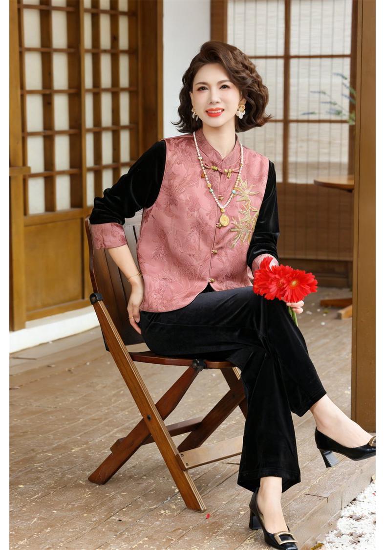

Spring 2026 Gold Velvet Chinese Style Top for Women - Middle-Aged and Elderly 4XL [for 135-150 lbs]
