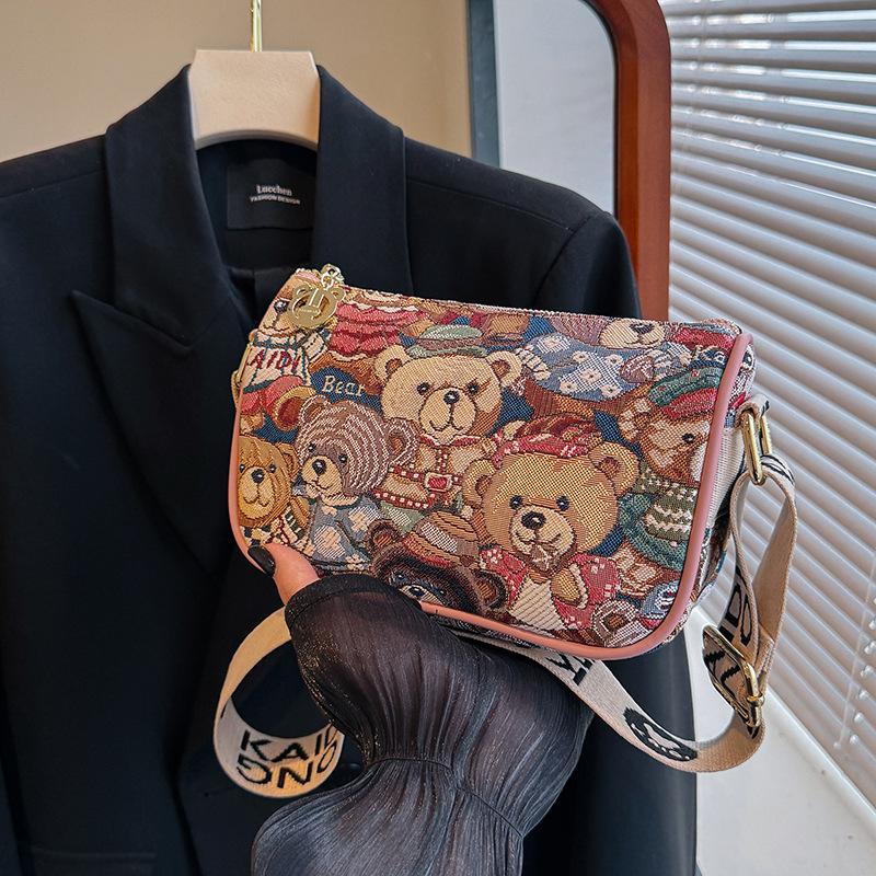 2025 Summer New Fashion Street Small Square Bag Bear Single Shoulder Crossbody Bag