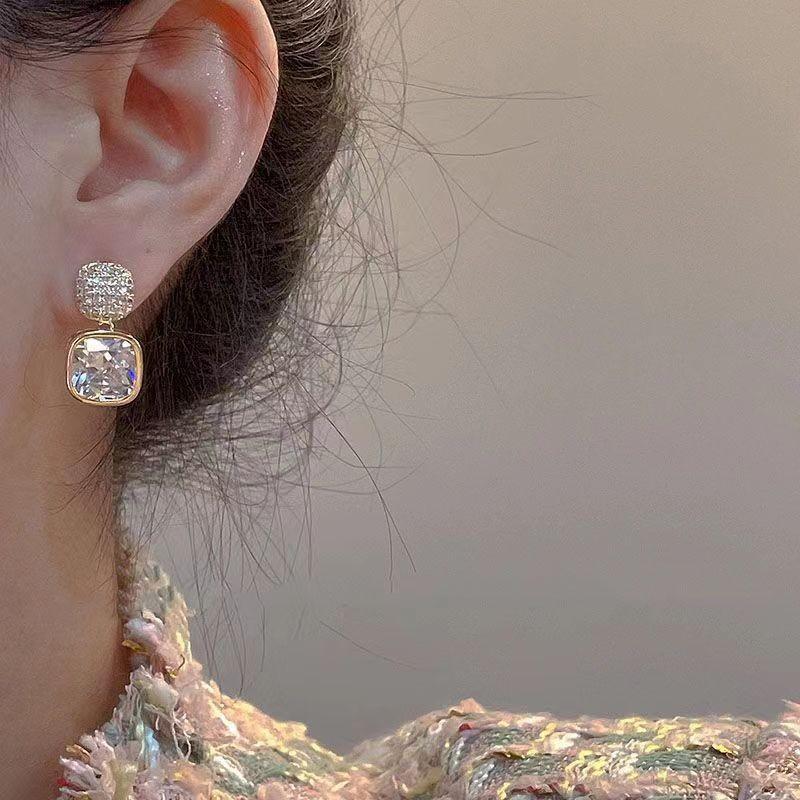New Square White Zircon Stud Earrings for Women Personality Fashion Daily Wear Accessories Party Jewelry Gift