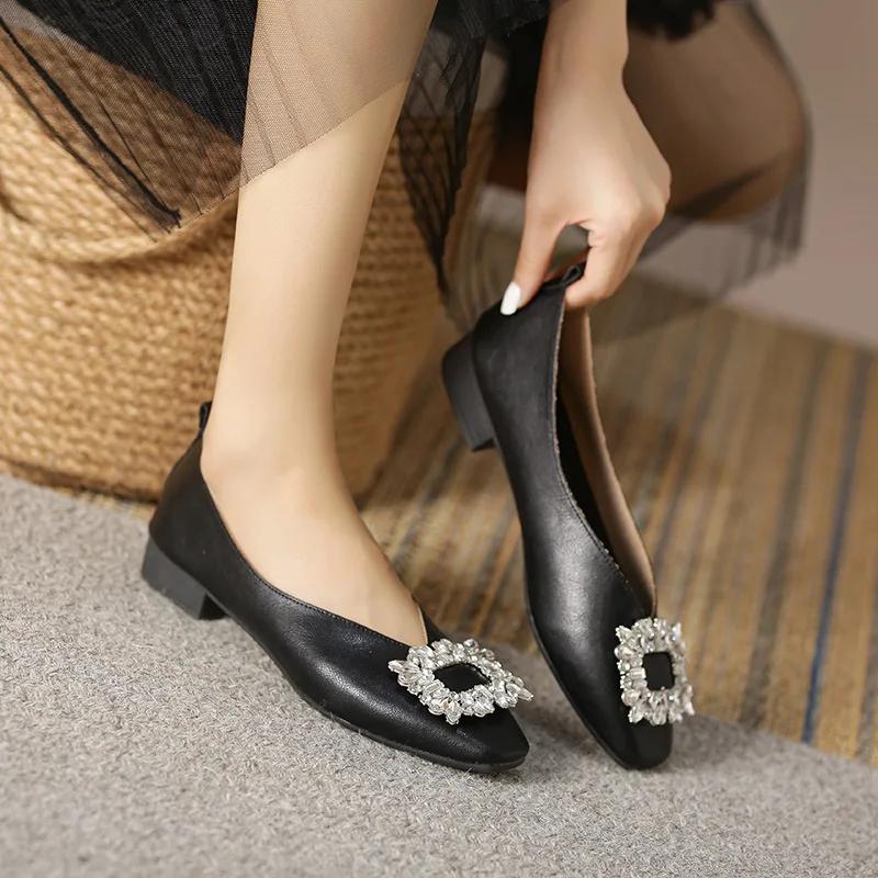 Fashion 2025 New Luxury Women's Flat Shoes Shallow Mouth Low Heel Casual Shoes Soft soled Comfortable Work Shoes Large Sizes 33-43