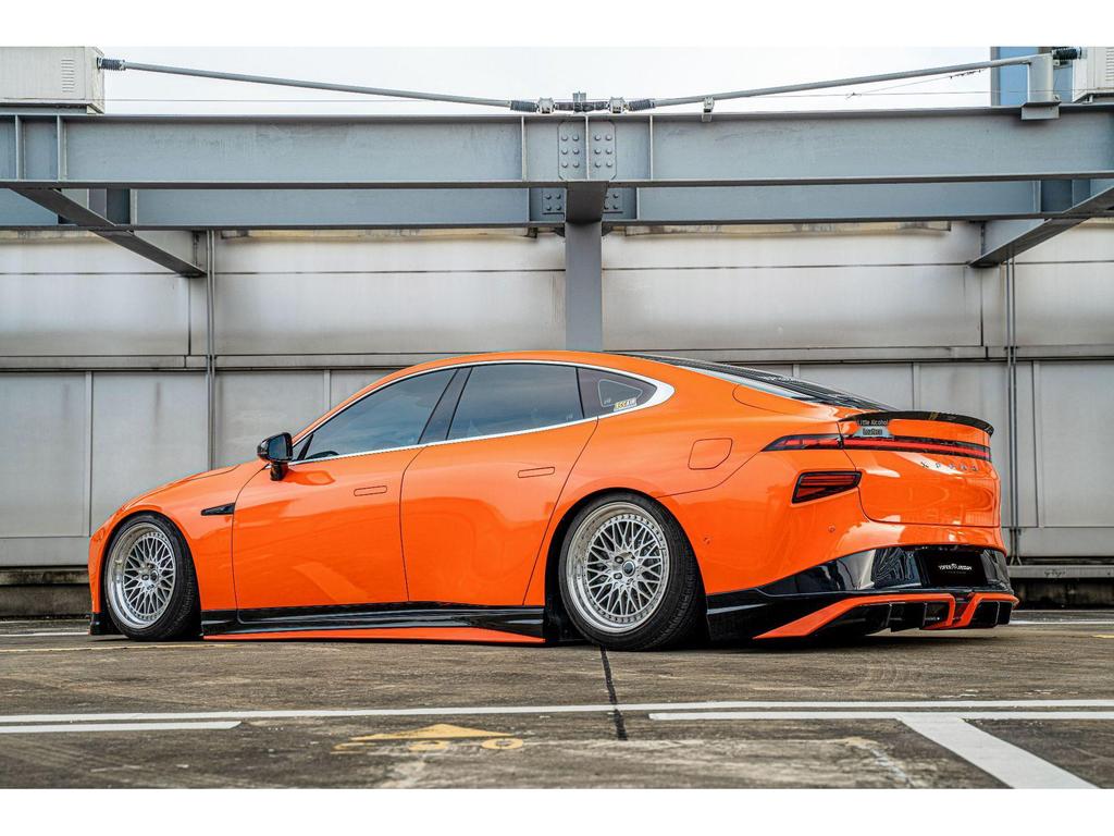 XPENG P7 YOFER Kit: Front Lip, Side Skirts, Rear Lip, Spoiler, Carbon Fiber Tail Wing, Eyebrows.