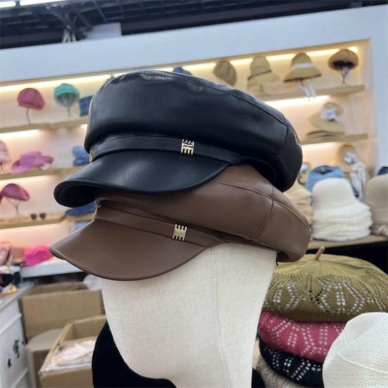 

British retro PU leather black octagonal hat women s big head circumference duck tongue Bere painter hat showing face small newsboy hat M（56-58cm） коричневий