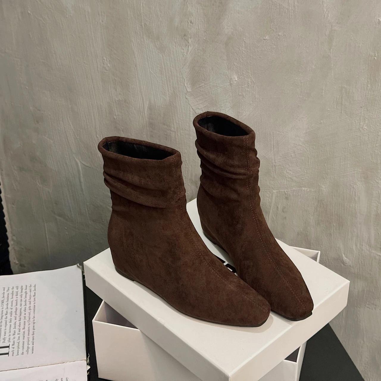 

Замшевые ботильоны женские туфли на плоской подошве повседневная обувь женская мода 2025 зимние ботинки челси модные кроссовки для ходьбы зимние ботинки женские 35