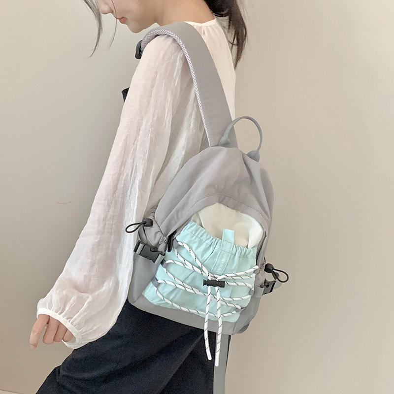 Студенческая школьная сумка женская контрастная цветная строчка легкий маленький рюкзак — фото 17