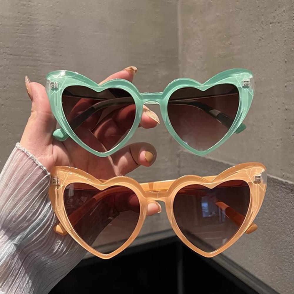 Vintage Heart-Shaped Sunglasses for Women Girl Fashionable Beach Party Birthday Photo Eyewear Luxury Brand Designer Sun Glasses