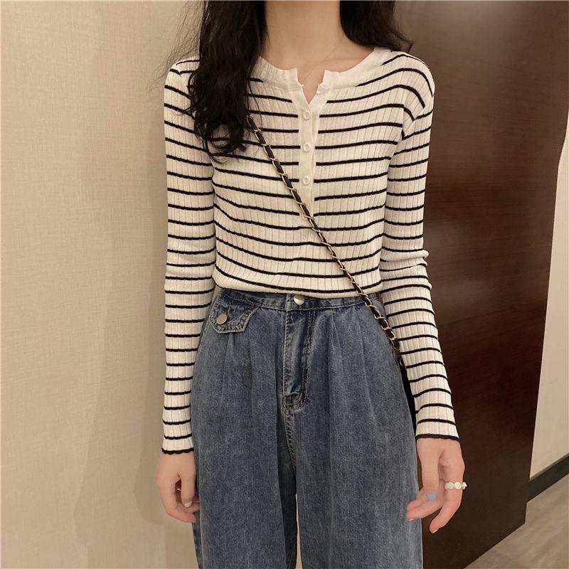 2025 Women's Striped Knitwear Slim Long Sleeve Base Layer Top for Spring and Autumn