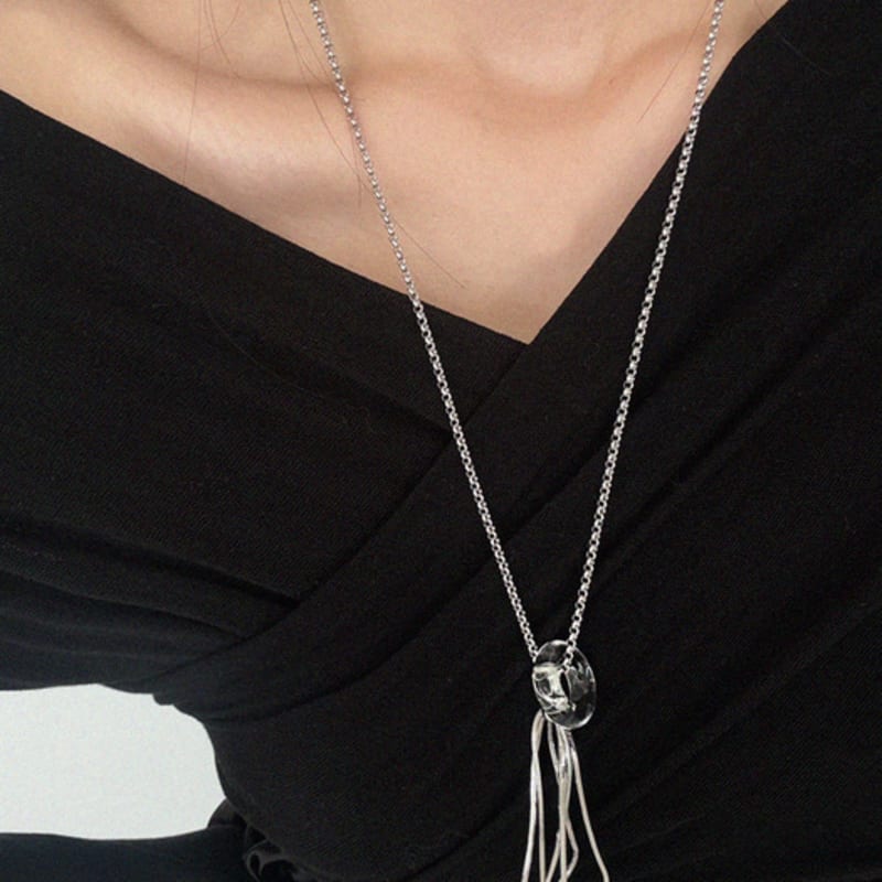 APIOH Drop Ribbon Necklace
