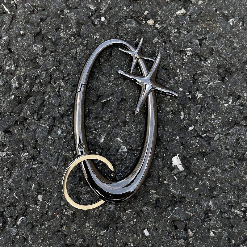 Брелок-підвіска Ainsworth Star з металевим карабіном