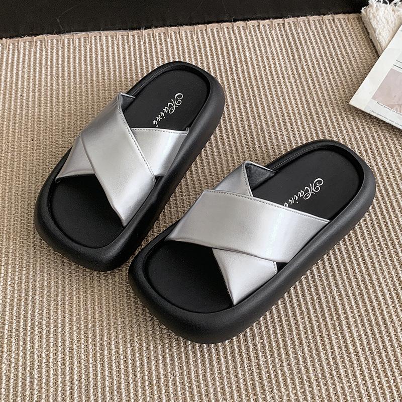 Premium silver platform slippers women's summer wear 2025 new fashion sandals French beach slippers