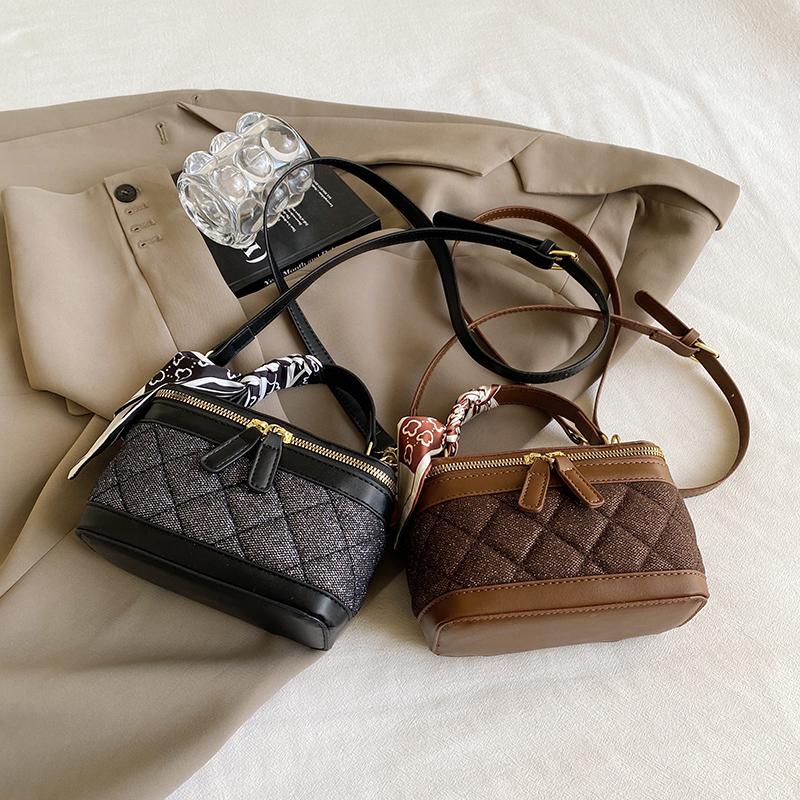 Сумка-коробка Crowd design для женщин на весну — фото 5