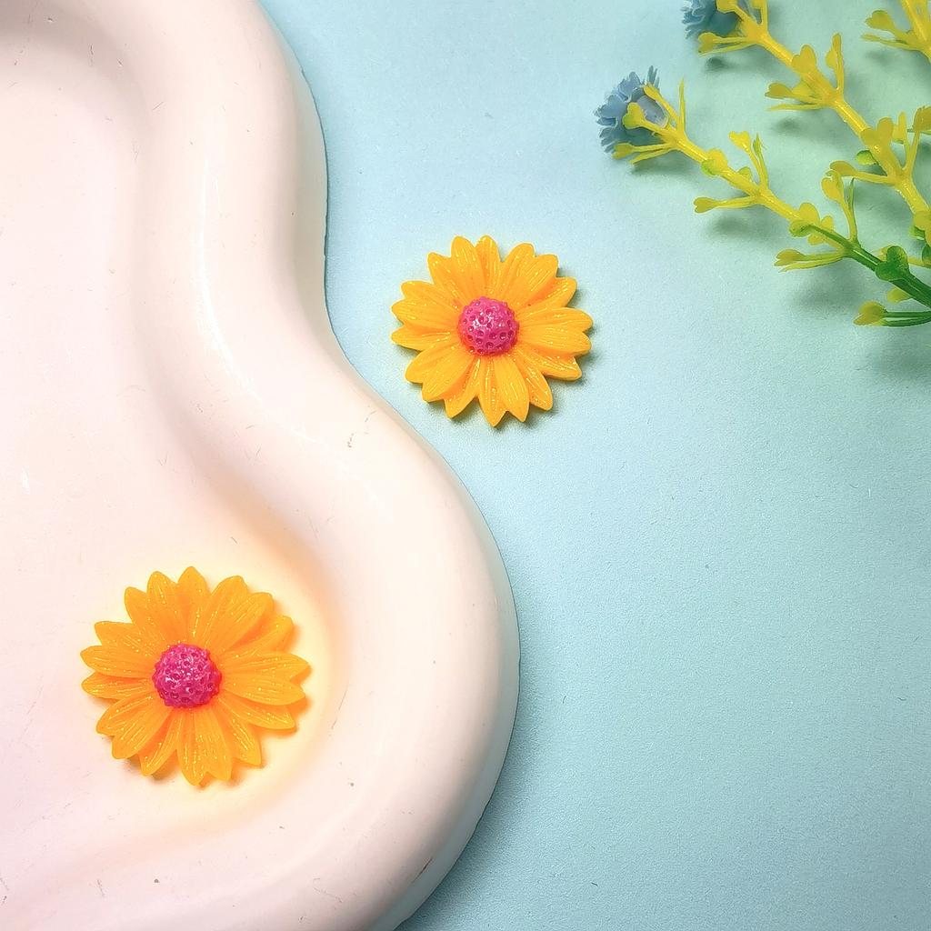 100Pcs Flatback Resin Daisy Flowers Craft Cabochons for Jewelry Making Scrapbooking Embellishments Sunflower Resin Slime Charms