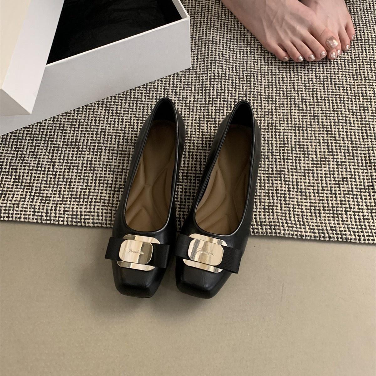 

Женские туфли на низком каблуке, женские весенние и осенние новые серебристые туфли для бабушек, французские вечерние туфли в стиле феи, шапочки на плоской подошве 40 чёрный