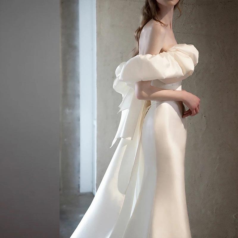 One-word shoulder light wedding dress   summer new bridal wedding dress skirt French main yarn trailing satin door yarn
