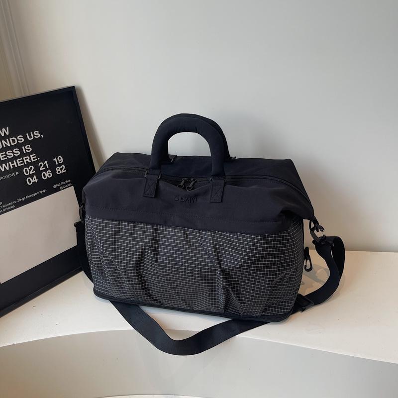 Large Capacity Gym & Travel Bag with Wet/Dry Separation - Expandable for Short Trips, Swimming, Yoga, and Outdoor Sports