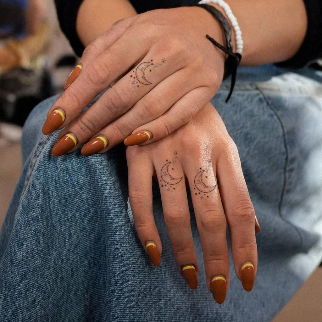 High-End Small Fresh Simple Personality Beautiful Stars Moon Hand Tattoo Sticker