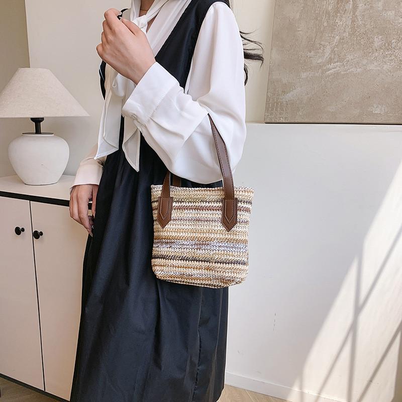 Street Style Woven Shoulder Bag With Causal Design And Large Capacity For Beach Trips