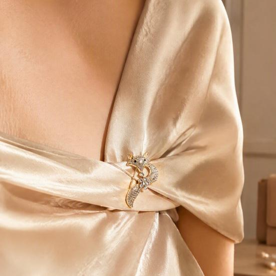 Metal Fox Jewelry Bling Rhinestone Brooch for Women, Golden Plated Silhouette Pin Lapel Pin, Dainty Daily Wear Parties Dates Alloy Clothing