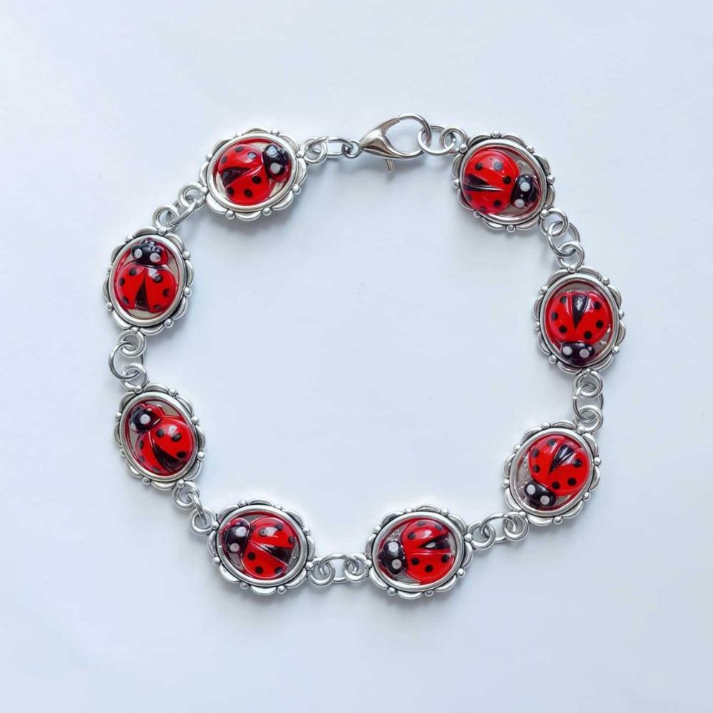 Creative Personality Geometry Ellipse Simulation Ladybug Bracelets for Women Fashion Cute Insect Animals Jewelry Accessory Gift