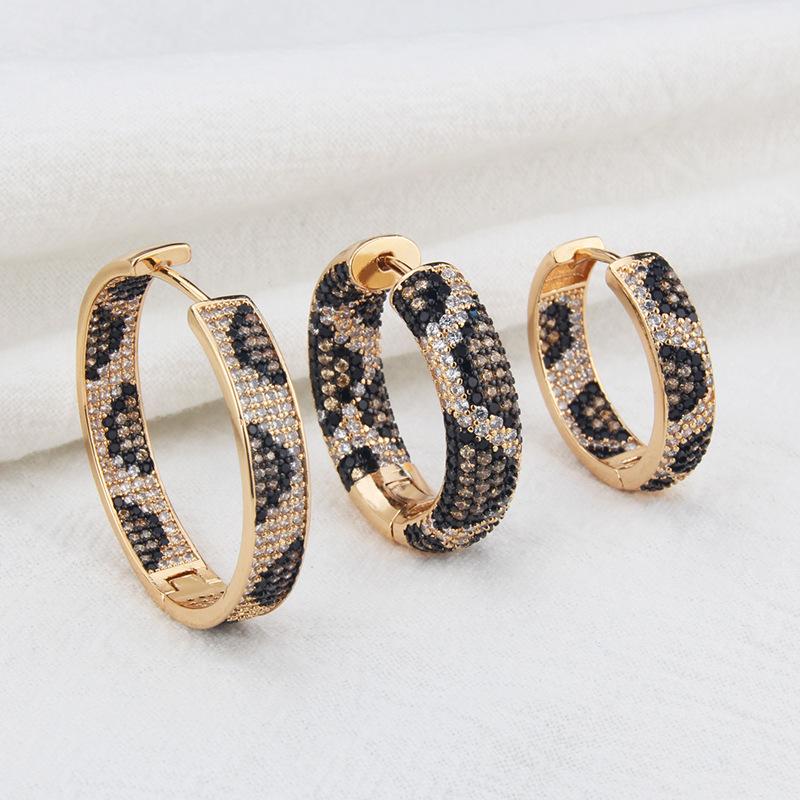 Manchettes d'oreilles en Zircon motif léopard avec divers clous de boucles d'oreilles tendance