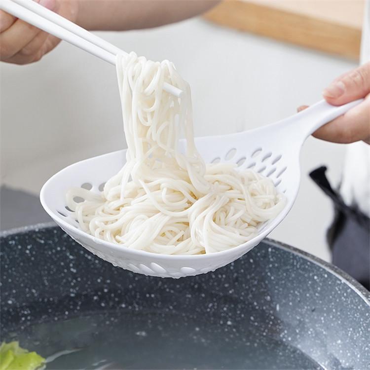 1Pc Large‑Capacity Hanging Spoon High Temperature Resistant Dumpling Leak‑Proof Strainer Spoon Not Easy Deform Kitchen Supply