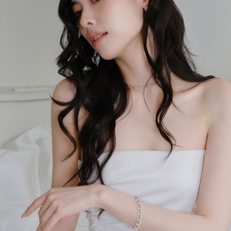 Reve Pearl & DQ Round Bangle Bracelet