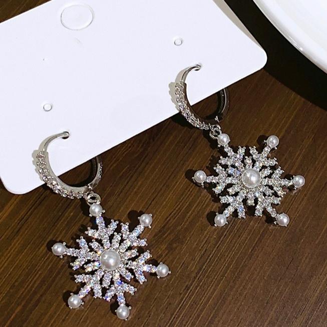Christmas Elegant Snowflake Earrings with Crystal Rhinestones and Pearls Winter Glamorous Dangle Earrings for Women Events