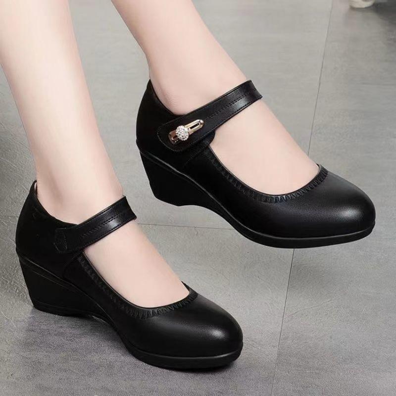 Mom shoes new round head shallow mouth Velcro simple single shoes middle heel thick sole professional single shoes
